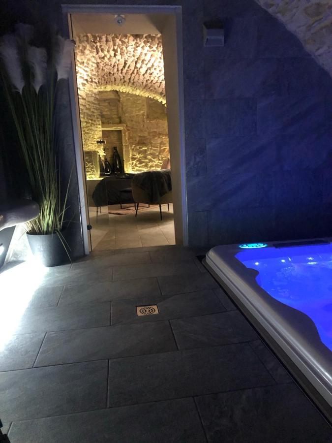Jaccuzi & Spa Des Caves Stanislas น็องซี ภายนอก รูปภาพ